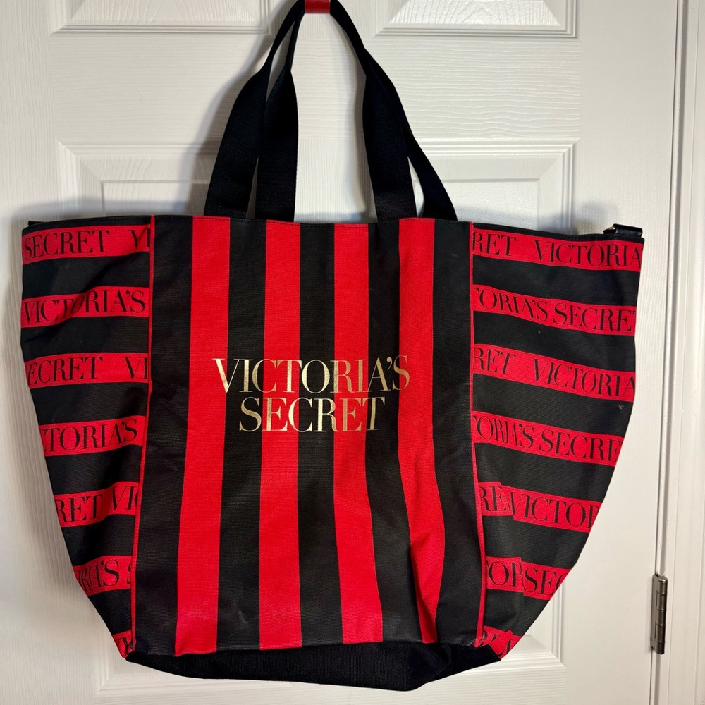 Pre-owned Victoria Secret Weekender Tote Bag XL Red & Black Striped. Large bag